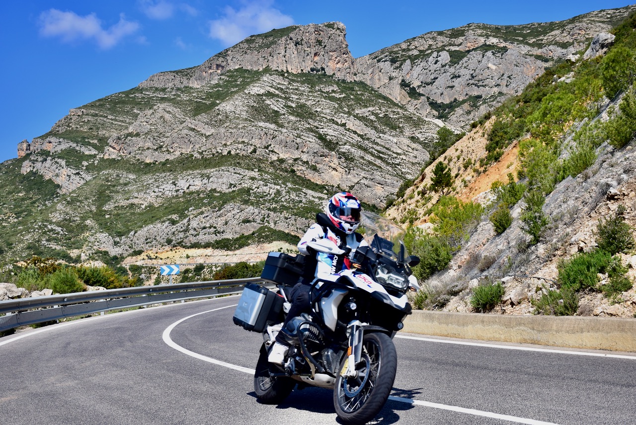 Prachtig bochten rijden in Spanje