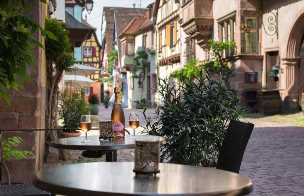Terrasje met drankje in Riquewihr